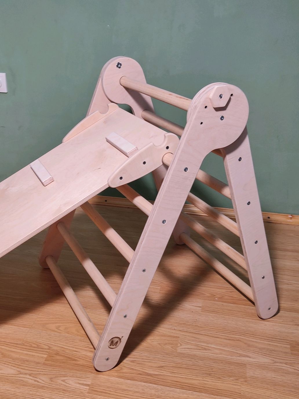 Complesso di allenamento per bambini basato sui metodi Montessori e Pikler: arco, triangolo, scala trasformabile e scivolo, 4 pezzi