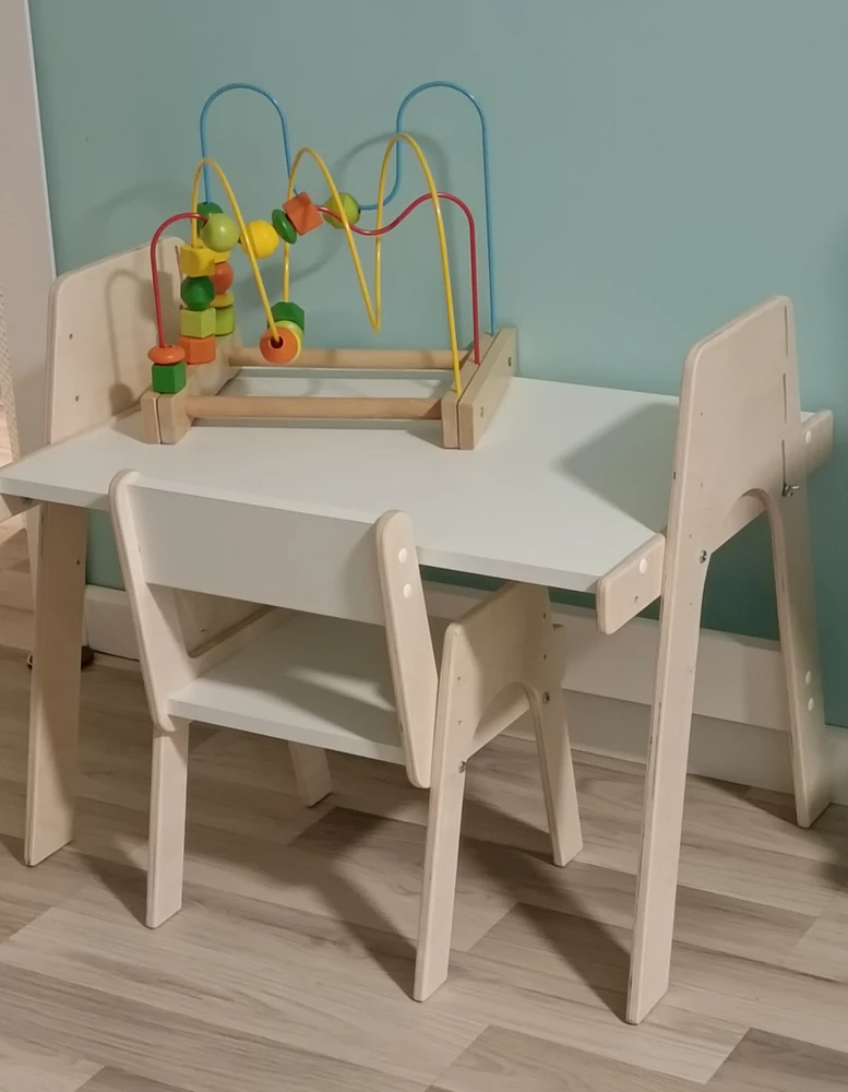 Sedia e tavolo (scrivania) per bambini in crescita
