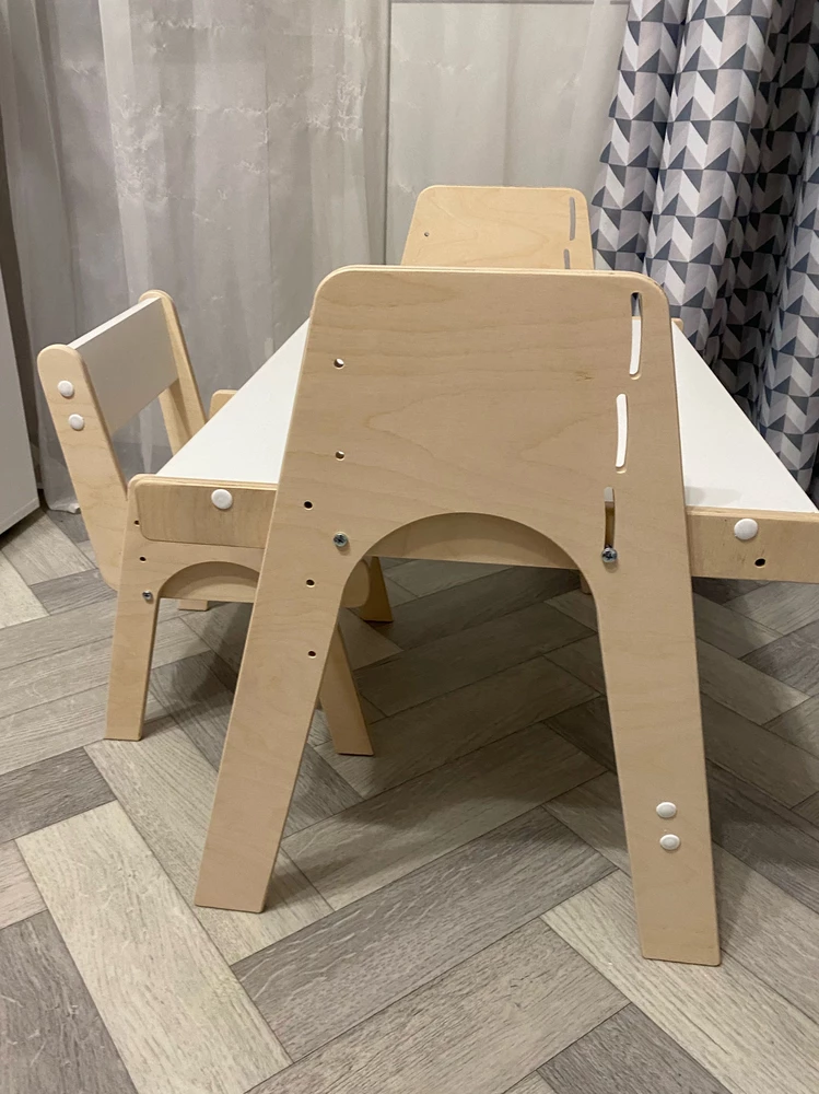 Sedia e tavolo (scrivania) per bambini in crescita